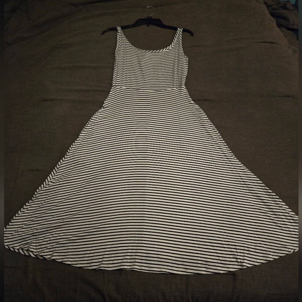 Olivia Rae Black & White Striped Maxi Dress w/ Pockets | Size S | NWT